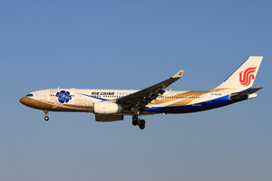 date：2010-02-03;
location：Beijing Capital Intl Airport - ZBAA;
airline：Air China - CCA;
registration：B-6076;
aircraft：A330-200;
remark：Capital Pavilion Liner Livery(紫宸号)