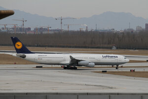 date：2010-02-10;
location：Beijing Capital Intl Airport - ZBAA;
airline：Lufthansa - DLH;
registration：D-AIGX;
aircraft：A340-300