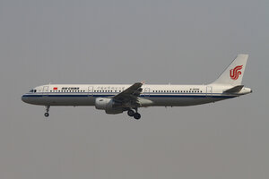 date：2010-02-19;
location：Beijing Capital Intl Airport - ZBAA;
airline：Air China - CCA;
registration：B-6596;
aircraft：A321-200