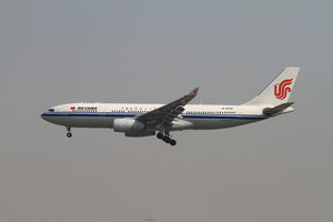 date：2010-02-19;
location：Beijing Capital Intl Airport - ZBAA;
airline：Air China - CCA;
registration：B-6092;
aircraft：A330-200