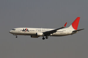 date：2010-02-19;
location：Beijing Capital Intl Airport - ZBAA;
airline：Japan Airlines - JAL;
registration：JA315J;
aircraft：B737-800