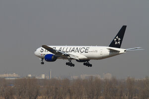 date：2010-02-19;
location：Beijing Capital Intl Airport - ZBAA;
airline：United Airlines - UAL;
registration：N218UA;
aircraft：B777-200ER;
remark：Star Alliance Livery