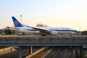 date：2010-02-19;
location：Beijing Capital Intl Airport - ZBAA;
airline：China Southern Airlines - CSN;
registration：B-2058;
aircraft：B777-200ER