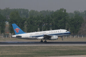 date：2010-05-01;
location：Beijing Capital Intl Airport - ZBAA;
airline：China Southern Airlines - CSN;
registration：B-6240;
aircraft：A319-100