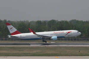 date：2010-05-01;
location：Beijing Capital Intl Airport - ZBAA;
airline：Austrian Airlines - AUA;
registration：OE-LAE;
aircraft：B767-300ER