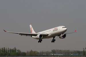 date：2010-05-01;
location：Beijing Capital Intl Airport - ZBAA;
airline：Dragonair - HDA;
registration：B-HYI;
aircraft：A330-300