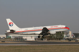 date：2010-05-01;
location：Beijing Capital Intl Airport - ZBAA;
airline：China Eastern Airlines - CES;
registration：B-2213;
aircraft：A320-200