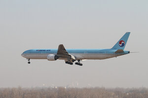date：2010-12-11;
location：Beijing Capital Intl Airport - ZBAA;
airline：Korean Air - KAL;
registration：HL7534;
aircraft：B777-300