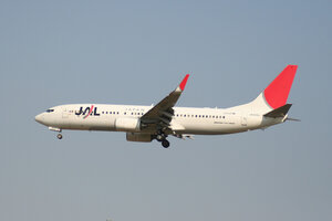 date：2011-10-06;
location：Beijing Capital Intl Airport - ZBAA;
airline：Japan Airlines - JAL;
registration：JA303J;
aircraft：B737-800