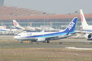 date：2011-10-06;
location：Beijing Capital Intl Airport - ZBAA;
airline：All Nippon Airways - ANA;
registration：JA17AN;
aircraft：B737-700