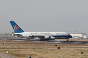 date：2012-04-08;
location：Beijing Capital Intl Airport - ZBAA;
airline：China Southern Airlines - CSN;
registration：B-6137;
aircraft：A380-800