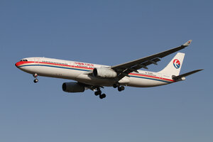 date：2012-04-08;
location：Beijing Capital Intl Airport - ZBAA;
airline：China Eastern Airlines - CES;
registration：B-6085;
aircraft：A330-300