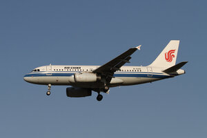 date：2012-04-08;
location：Beijing Capital Intl Airport - ZBAA;
airline：Air China - CCA;
registration：B-6216;
aircraft：A319-100
