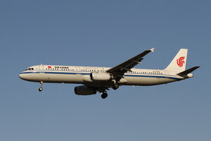 date：2012-04-08;
location：Beijing Capital Intl Airport - ZBAA;
airline：Air China - CCA;
registration：B-6792;
aircraft：A321-200