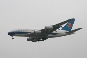 date：2012-08-11;
location：Beijing Capital Intl Airport - ZBAA;
airline：China Southern Airlines - CSN;
registration：B-6136;
aircraft：A380-800