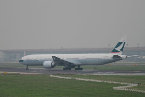 date：2012-08-11;
location：Beijing Capital Intl Airport - ZBAA;
airline：Cathay Pacific - CPA;
registration：B-KPB;
aircraft：B777-300ER