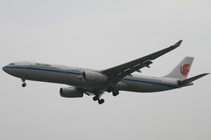 date：2012-08-11;
location：Beijing Capital Intl Airport - ZBAA;
airline：Air China - CCA;
registration：B-6512;
aircraft：A330-300