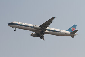 date：2012-10-20;
location：Beijing Capital Intl Airport - ZBAA;
airline：China Southern Airlines - CSN;
registration：B-6309;
aircraft：A321-200