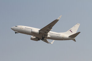 date：2012-10-20;
location：Beijing Capital Intl Airport - ZBAA;
airline：Deer Jet - DER;
registration：B-5237;
aircraft：B737-700BBJ