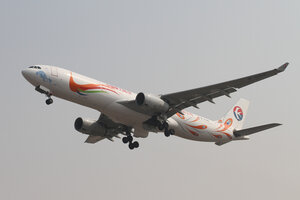 date：2012-10-20;
location：Beijing Capital Intl Airport - ZBAA;
airline：China Eastern Yunnan Airlines - CYH;
registration：B-6128;
aircraft：A330-300;
remark：Yunnan Peacock Livery(云南孔雀号)