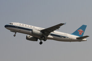 date：2012-10-20;
location：Beijing Capital Intl Airport - ZBAA;
airline：China Southern Airlines - CSN;
registration：B-6575;
aircraft：A320-200