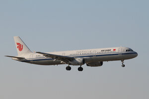date：2013-01-03;
location：Beijing Capital Intl Airport - ZBAA;
airline：Air China - CCA;
registration：B-6917;
aircraft：A321-200
