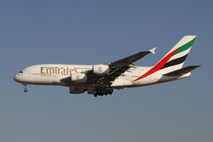 date：2013-01-03;
location：Beijing Capital Intl Airport - ZBAA;
airline：Emirates - UAE;
registration：A6-EDV;
aircraft：A380-800