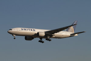 date：2013-01-03;
location：Beijing Capital Intl Airport - ZBAA;
airline：United Airlines - UAL;
registration：N216UA;
aircraft：B777-200ER