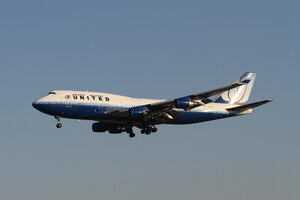 date：2013-01-03;
location：Beijing Capital Intl Airport - ZBAA;
airline：United Airlines - UAL;
registration：N178UA;
aircraft：B747-400