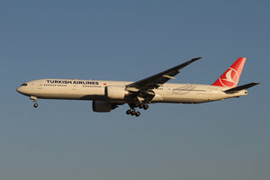 date：2013-01-03;
location：Beijing Capital Intl Airport - ZBAA;
airline：Turkish Airlines - THY;
registration：TC-JJG;
aircraft：B777-300ER