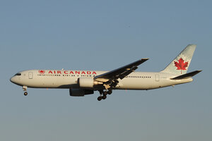 date：2013-01-03;
location：Beijing Capital Intl Airport - ZBAA;
airline：Air Canada - ACA;
registration：C-GHOZ;
aircraft：B767-300ER