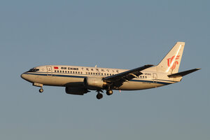 date：2013-01-03;
location：Beijing Capital Intl Airport - ZBAA;
airline：Air China - CCA;
registration：B-2580;
aircraft：737-300
