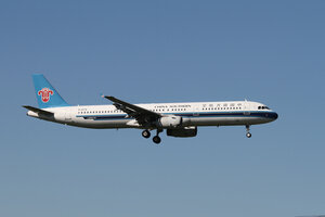 date：2015-09-12;
location：Beijing Capital Intl Airport - ZBAA;
airline：China Southern Airlines - CSN;
registration：B-6578;
aircraft：A321-200