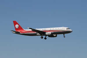 date：2015-09-12;
location：Beijing Capital Intl Airport - ZBAA;
airline：Sichuan Airlines - CSC;
registration：B-8732;
aircraft：A320-200