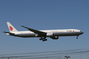 date：2015-09-12;
location：Beijing Capital Intl Airport - ZBAA;
airline：Air China - CCA;
registration：B-2040;
aircraft：B777-300ER