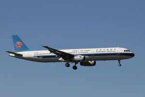 date：2015-09-12;
location：Beijing Capital Intl Airport - ZBAA;
airline：China Southern Airlines - CSN;
registration：B-2280;
aircraft：A321-200