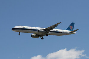 date：2015-09-12;
location：Beijing Capital Intl Airport - ZBAA;
airline：China Southern Airlines - CSN;
registration：B-1830;
aircraft：A321-200