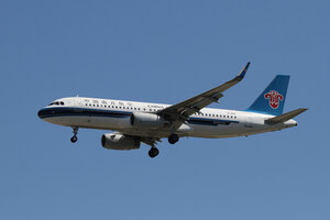date：2015-09-12;
location：Beijing Capital Intl Airport - ZBAA;
airline：China Southern Airlines - CSN;
registration：B-1801;
aircraft：A320-200