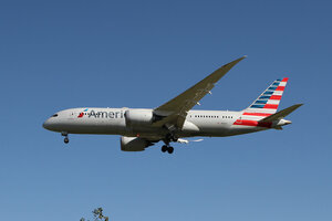 date：2021-10-11;
location：Beijing Capital Intl Airport - ZBAA;
airline：American Airlines - AAL;
registration：N818AL;
aircraft：B787-8