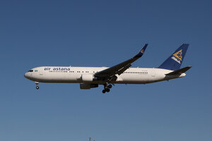 date：2021-11-10;
location：Beijing Capital Intl Airport - ZBAA;
airline：Air Astana - KZR;
registration：P4-KEB;
aircraft：B767-300ER
