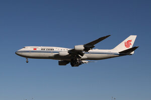 date：2021-11-10;
location：Beijing Capital Intl Airport - ZBAA;
airline：Air China - CCA;
registration：B-2482;
aircraft：B747-8