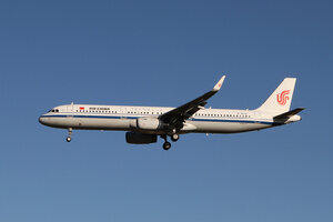 date：2021-11-10;
location：Beijing Capital Intl Airport - ZBAA;
airline：Air China - CCA;
registration：B-1878;
aircraft：A321-200