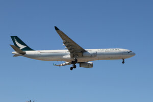 date：2021-11-11;
location：Beijing Capital Intl Airport - ZBAA;
airline：Cathay Pacific - CPA;
registration：B-LAO;
aircraft：A330-300