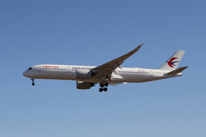 date：2021-11-11;
location：Beijing Capital Intl Airport - ZBAA;
airline：China Eastern Airlines - CES;
registration：B-321J;
aircraft：A350-900