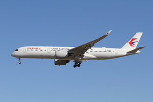 date：2021-11-11;
location：Beijing Capital Intl Airport - ZBAA;
airline：China Eastern Airlines - CES;
registration：B-304D;
aircraft：A350-900