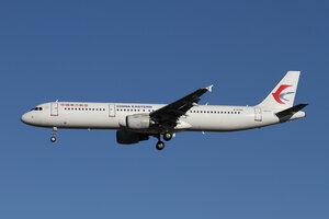 date：2021-11-11;
location：Beijing Capital Intl Airport - ZBAA;
airline：China Eastern Airlines - CES;
registration：B-6345;
aircraft：A321-200