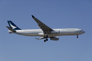 date：2021-11-24;
location：Beijing Capital Intl Airport - ZBAA;
airline：Cathay Pacific - CPA;
registration：B-LAN;
aircraft：A330-300