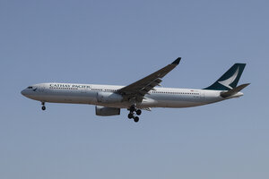 date：2021-11-25;
location：Beijing Capital Intl Airport - ZBAA;
airline：Cathay Pacific - CPA;
registration：B-LAZ;
aircraft：A330-300