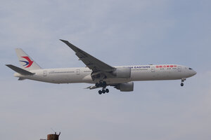 date：2021-12-15;
location：Beijing Capital Intl Airport - ZBAA;
airline：China Eastern Airlines - CES;
registration：B-7882;
aircraft：B777-300ER