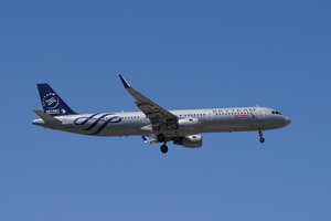 date：2023-04-30;
location：Beijing Capital Intl Airport - ZBAA;
airline：China Eastern Airlines - CES;
registration：B-8976;
aircraft：A321-200;
remark：Skyteam Livery